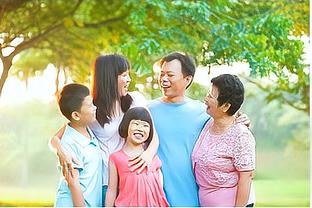 博格巴社媒晒与家人的合照：他们是我保持微笑的原因❤️